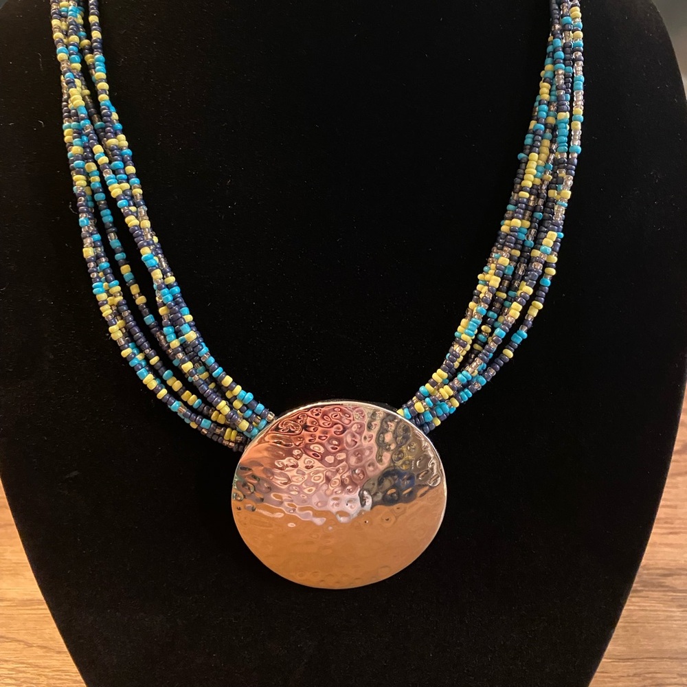 Chico’s Silver and Beads Necklace